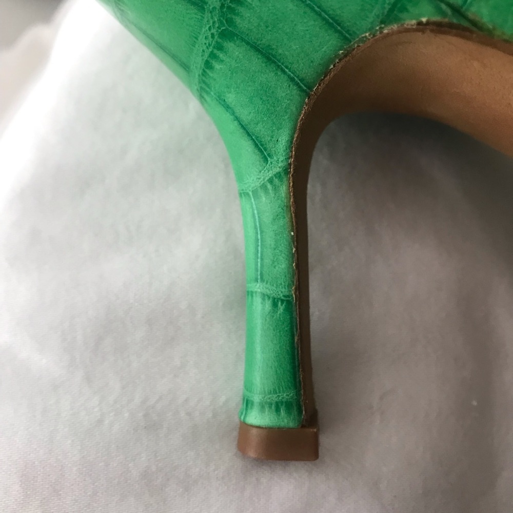 Isaac Mizrahi Emerald Green Croc-Embossed Slingback Heels - Picture 6 of 8